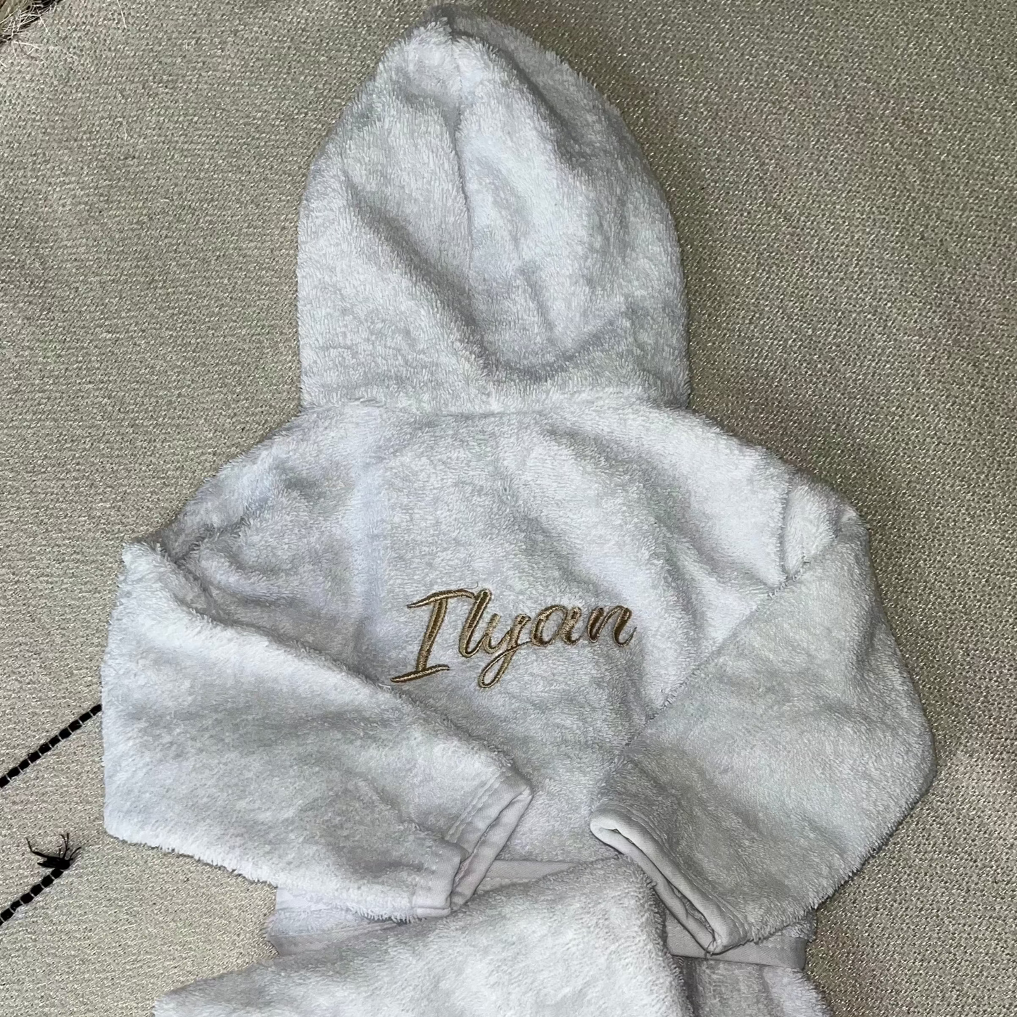 Peignoir de bain personnalise en broderie pour enfant 