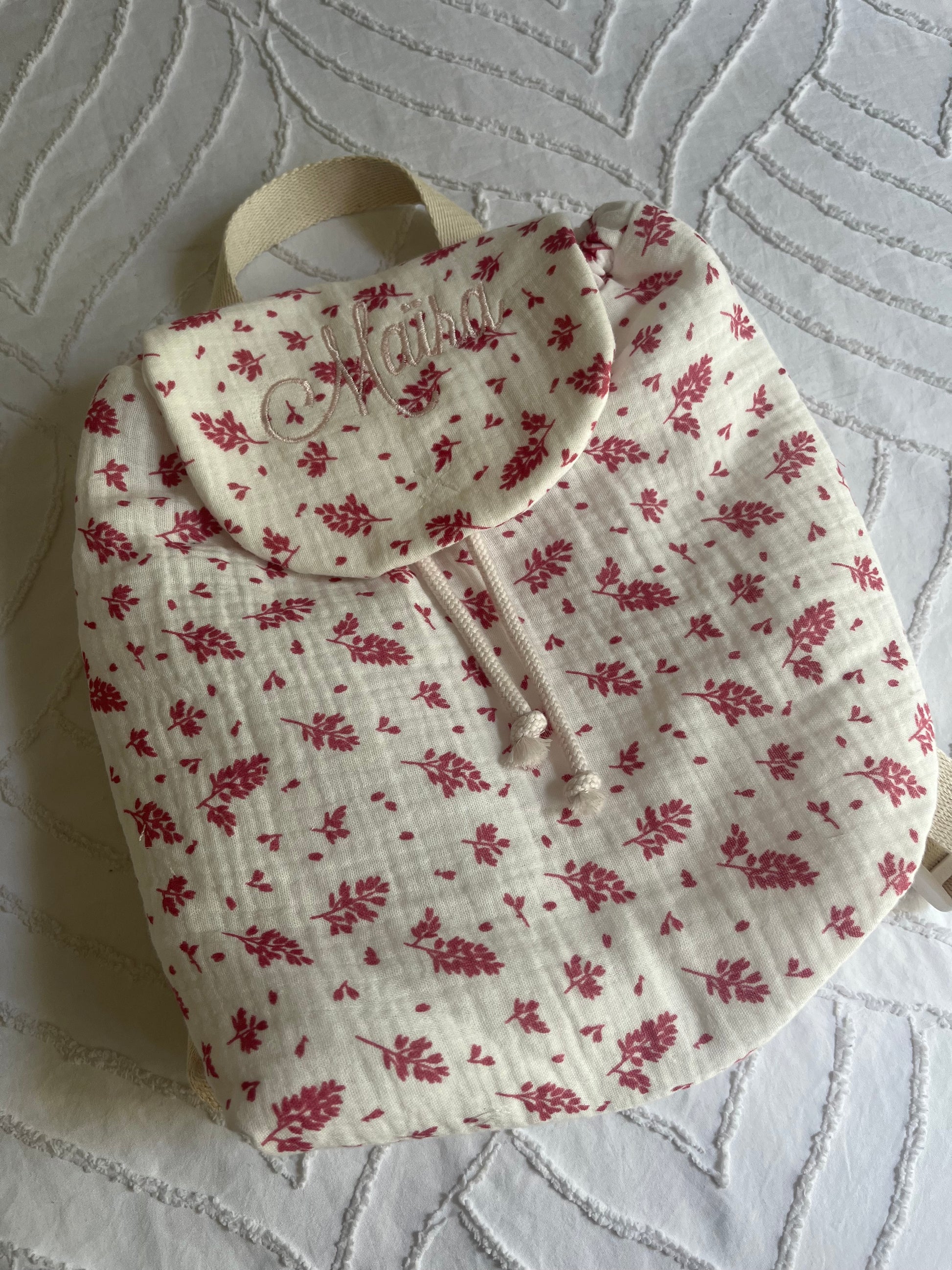 Sac à dos gaz de coton feuillage rose avec prénom 